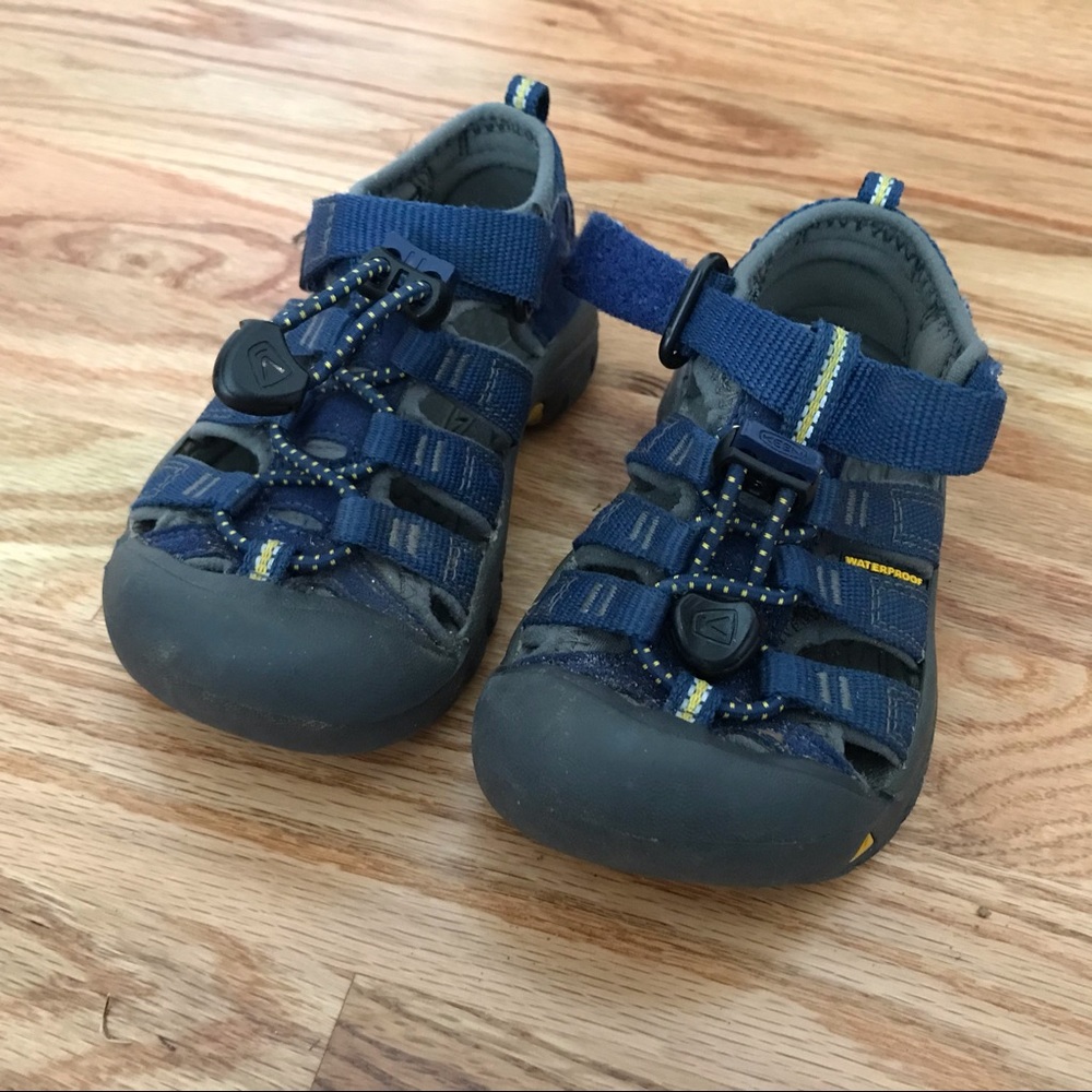 Size 9 Toddler Keens